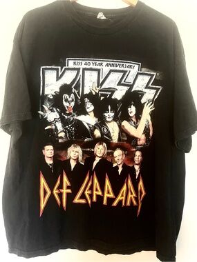 Official KISS & Def Leppard 2014 Concert Graphic Tee
